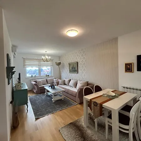 Apartment Bulevar Deluxe 1 Parking Free